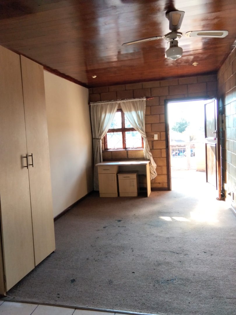1 Bedroom Property for Sale in Brandwag Free State